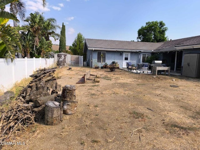 view of yard with a patio area