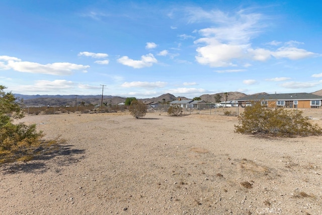 view of yard with a mountain view