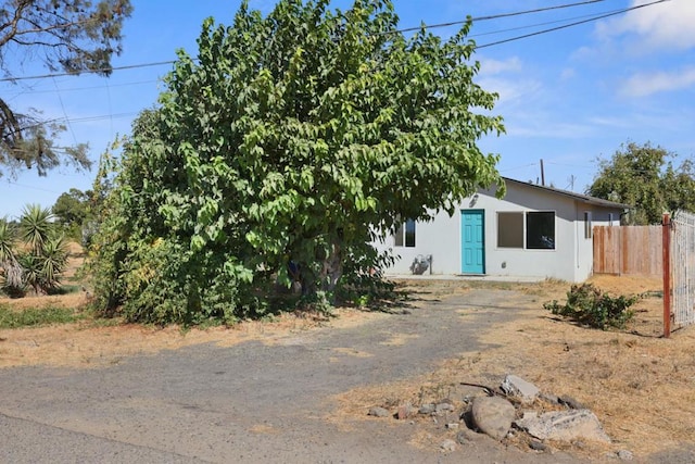 view of obstructed view of property