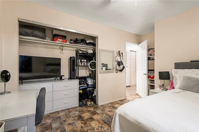 bedroom featuring a closet