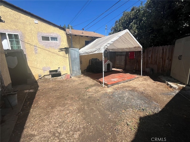 view of yard with a patio