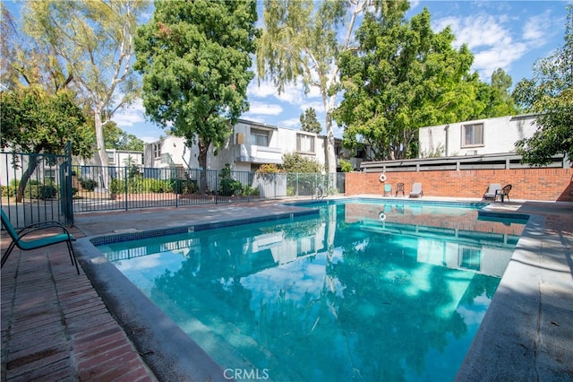 view of swimming pool