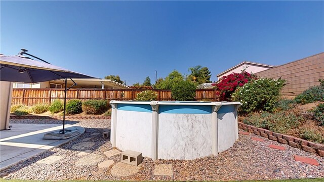 view of swimming pool