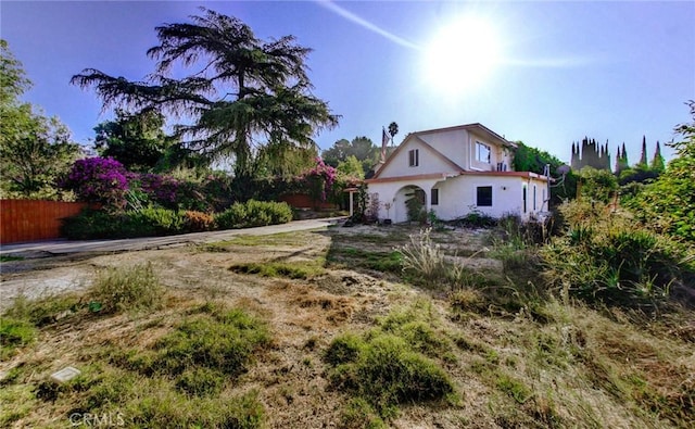 572 Church Hill Rd, La Habra Heights, CA 90631 - view of side of property with stucco siding