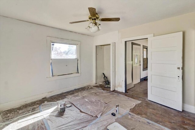 empty room featuring ceiling fan