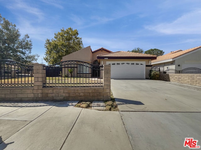 view of front facade featuring a garage