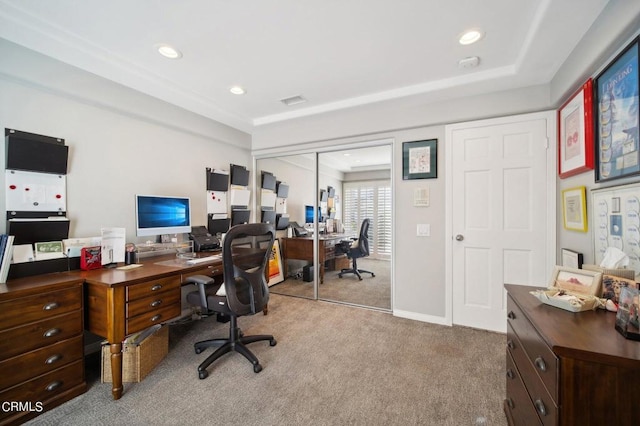 carpeted home office featuring visible vents, recessed lighting, and baseboards