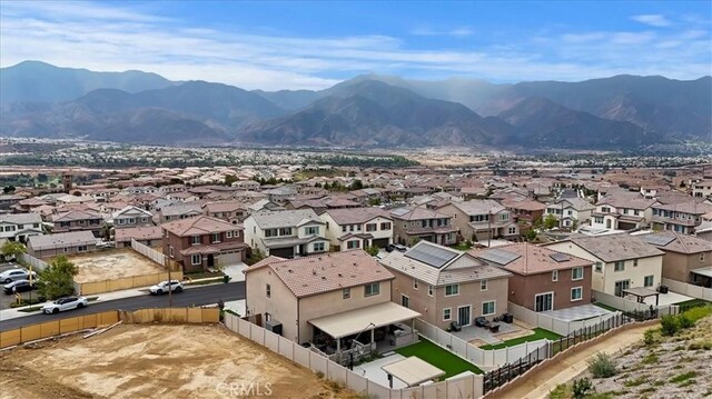 bird's eye view featuring a mountain view