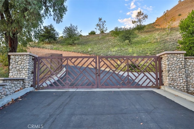 Listing photo 3 for 4040 N Mills Ave, Claremont CA 91711