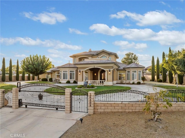 view of front facade featuring a front yard