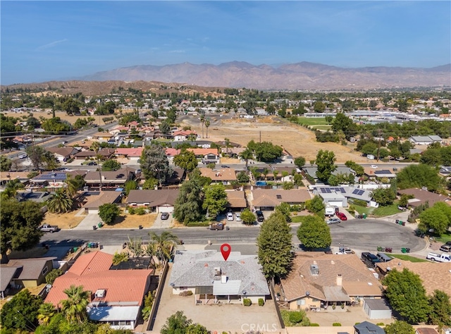 bird's eye view with a mountain view