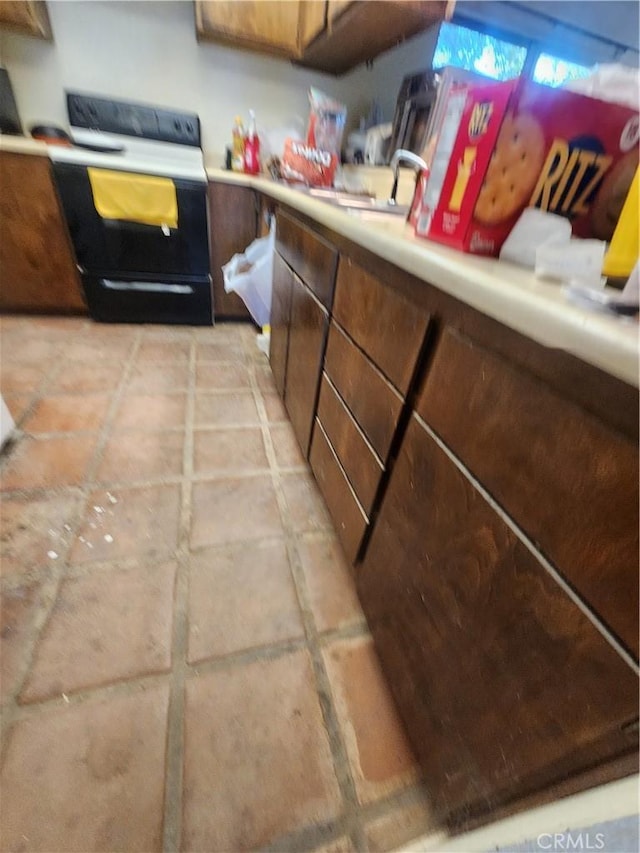 2763 US Highway 111, Imperial, CA 92251 - kitchen featuring range with electric stovetop