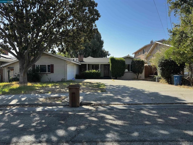 view of front facade featuring a garage