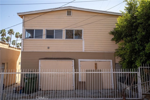 view of front of property