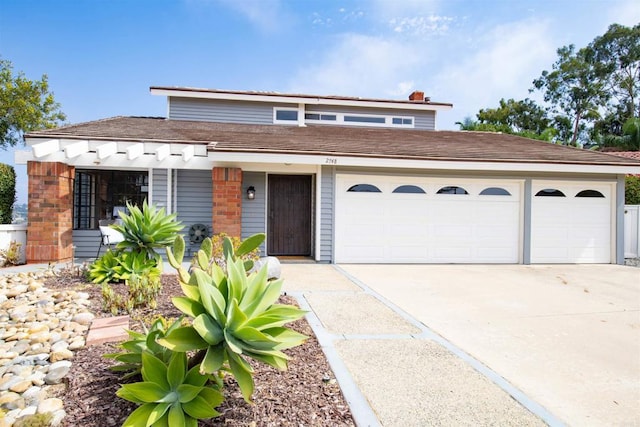 view of front of house featuring a garage