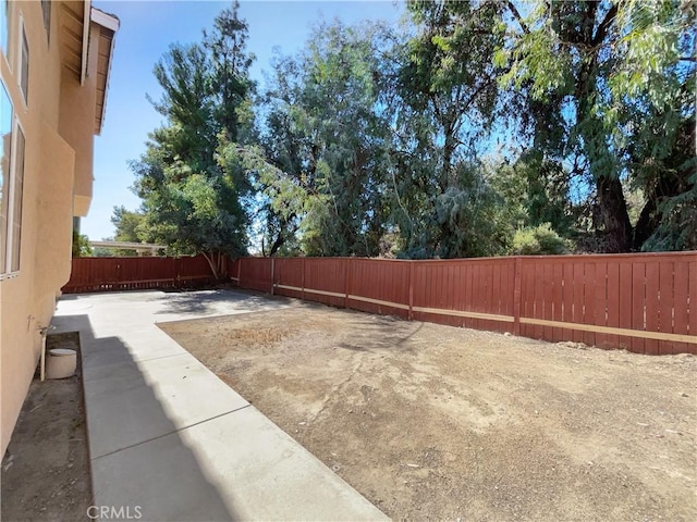 view of yard featuring a patio