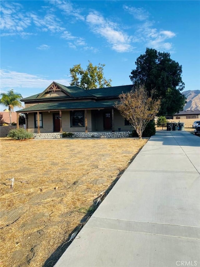 view of front of property with covered porch