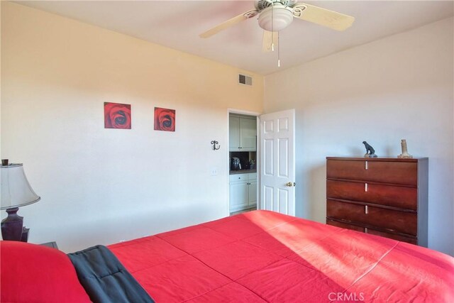 bedroom featuring ceiling fan