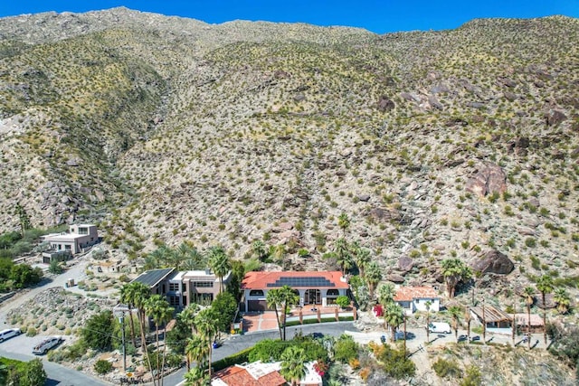 bird's eye view with a mountain view