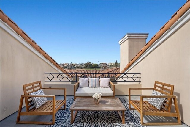 balcony featuring outdoor lounge area