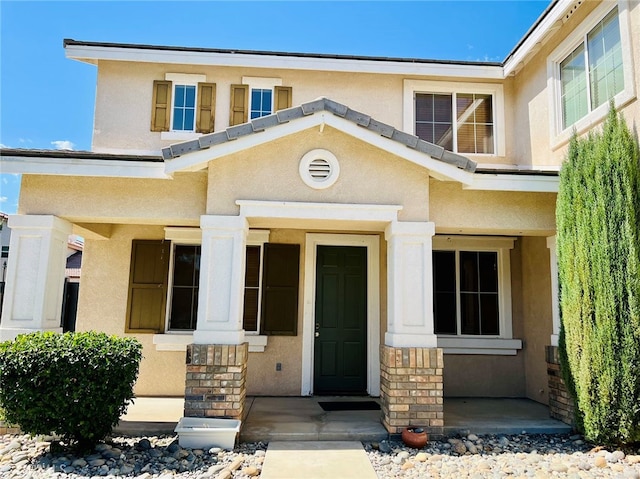 view of front of property with covered porch