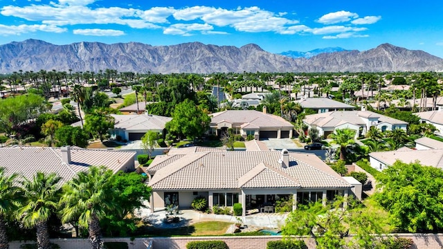 bird's eye view featuring a mountain view