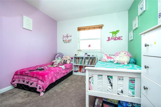 bedroom with carpet flooring