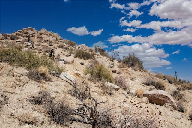 Listing photo 2 for 999 Mandarin Rd, Yucca Valley CA 92284