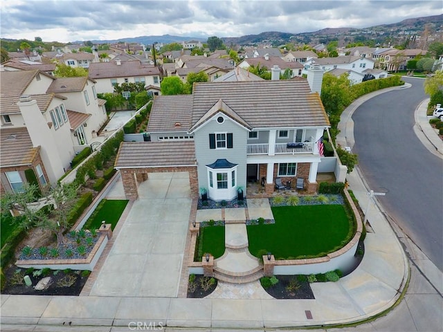 bird's eye view with a mountain view