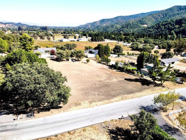 Listing photo 3 for 8260 El Matador Dr, Gilroy CA 95020