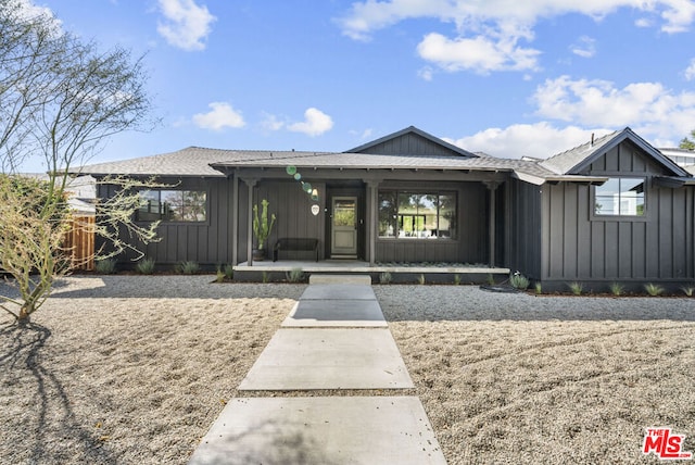 view of front of property with covered porch