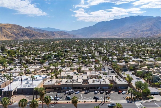 bird's eye view featuring a mountain view