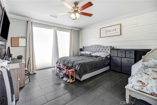 bedroom with ceiling fan