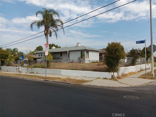 view of front of property