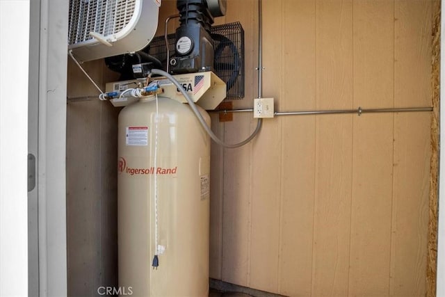 5975 Desert Star Rd Unit 1-2, Johnson Valley, CA 92285 - view of utility room