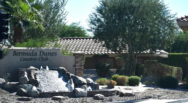 view of community / neighborhood sign