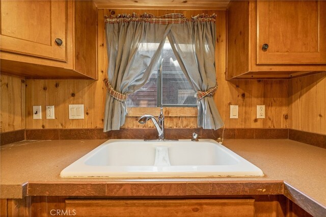 kitchen featuring sink