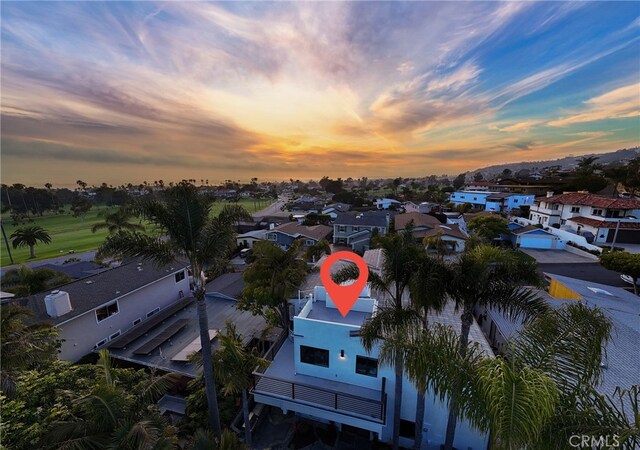 view of aerial view at dusk