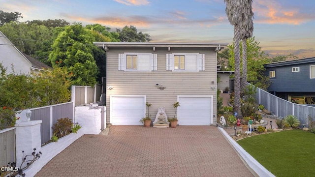 view of front facade featuring a garage