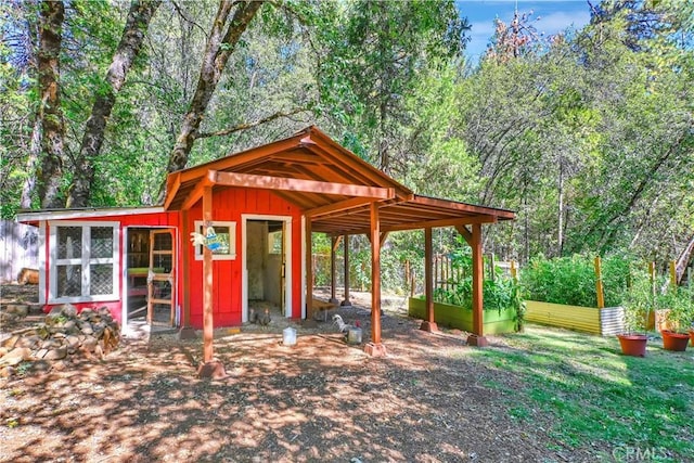 9226 La Porte Rd, Brownsville, CA 95919 - view of outbuilding featuring a carport and an outbuilding
