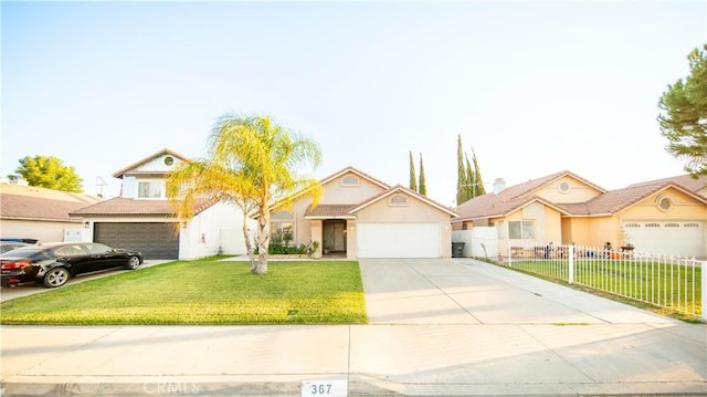 view of front of home featuring a front lawn