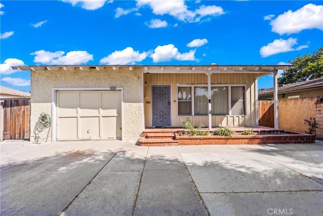 view of front facade with a garage