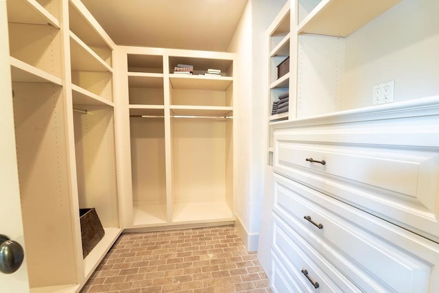 view of spacious closet