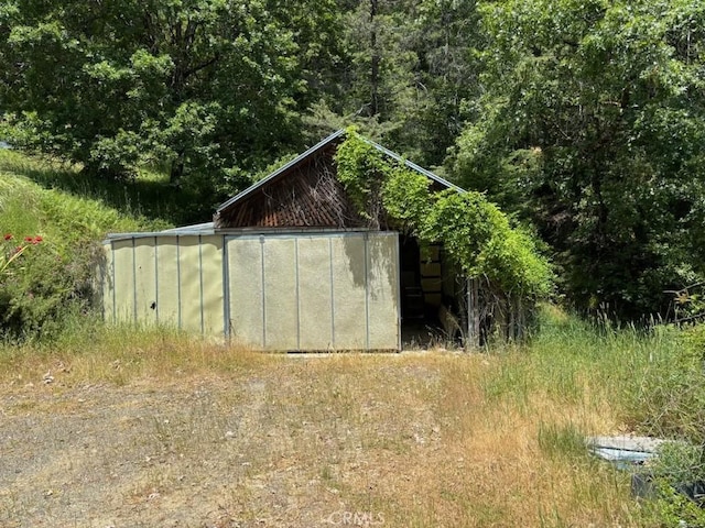 view of outdoor structure