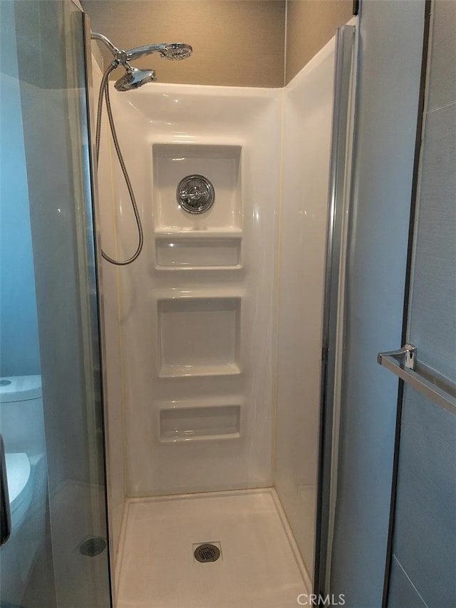 room details featuring walk in shower