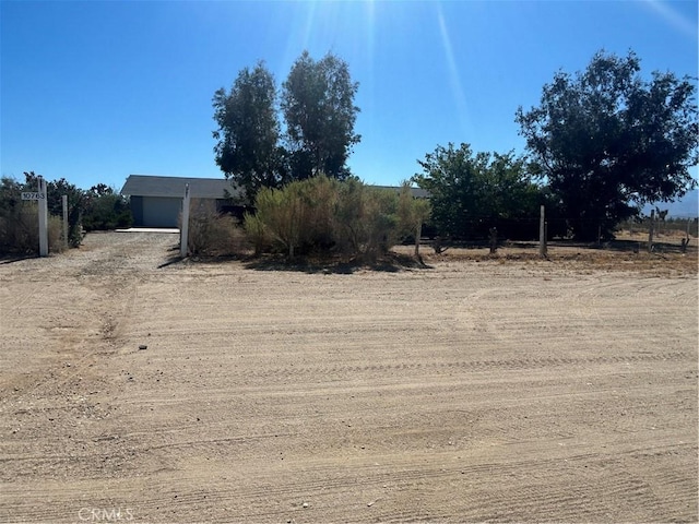 view of yard featuring a rural view