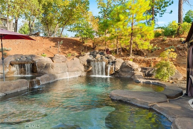 view of swimming pool