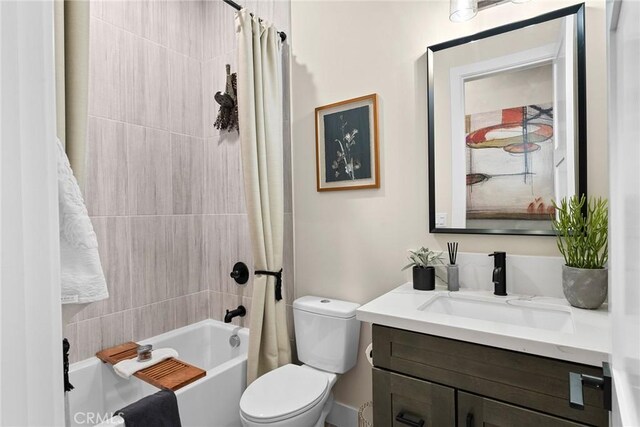 5772 Acorn Ridge Dr, Paradise, CA 95969 - bathroom with vanity and shower / tub combo with curtain