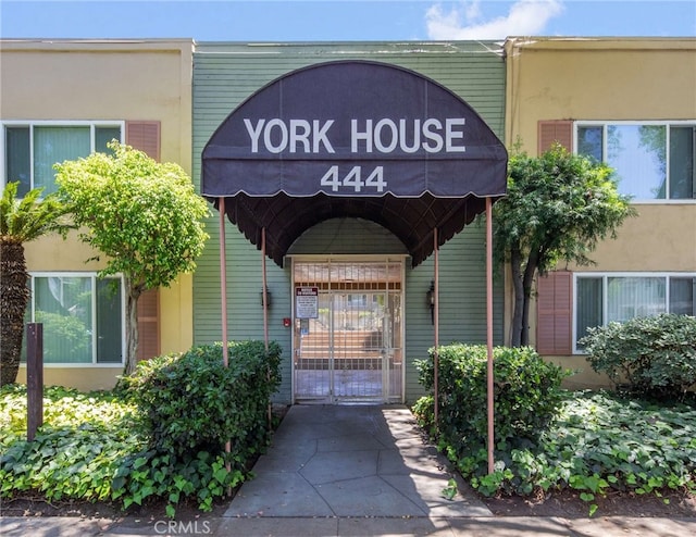 view of entrance to property