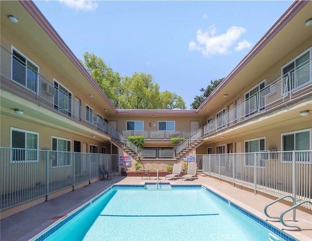 view of swimming pool